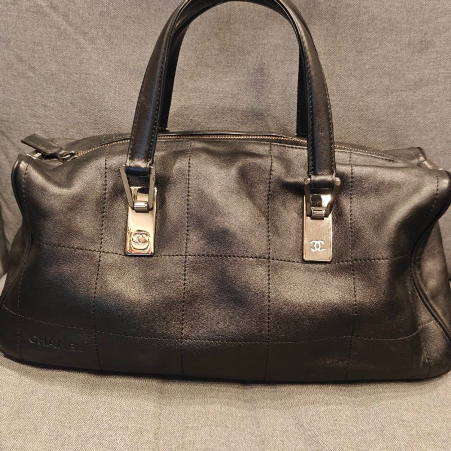特價出清日本帶回中古vintage 香奈兒牛皮保齡球包-0