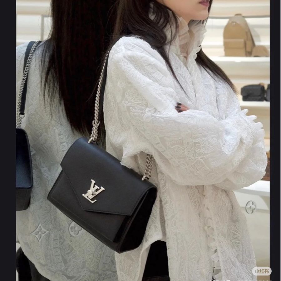 LV MYLOCKME SATCHEL CHAIN BAG BB 斜背包 肩背包 側背包 鏈條包 手提包-13