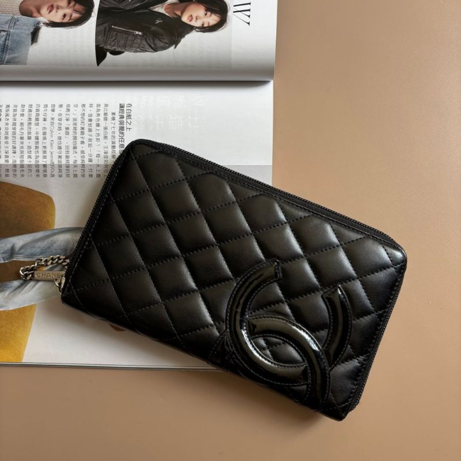 ::CHANEL:: A50078黑菱格牛皮漆皮雙C康朋拉鍊長夾 護照夾 功能夾-0