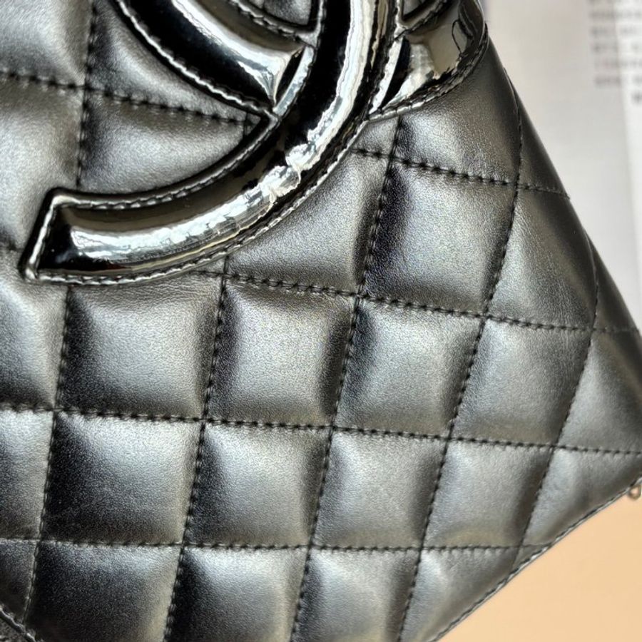 ::CHANEL:: A50078黑菱格牛皮漆皮雙C康朋拉鍊長夾 護照夾 功能夾-14