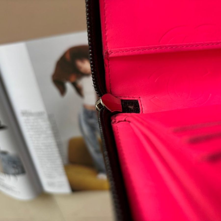 ::CHANEL:: A50078黑菱格牛皮漆皮雙C康朋拉鍊長夾 護照夾 功能夾-50