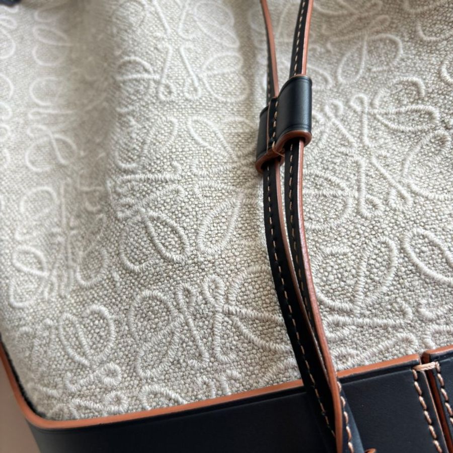 ::LOEWE:: BALLOON壓印LOGO 緹花拼接皮革氣球包 肩背包 水桶包-5