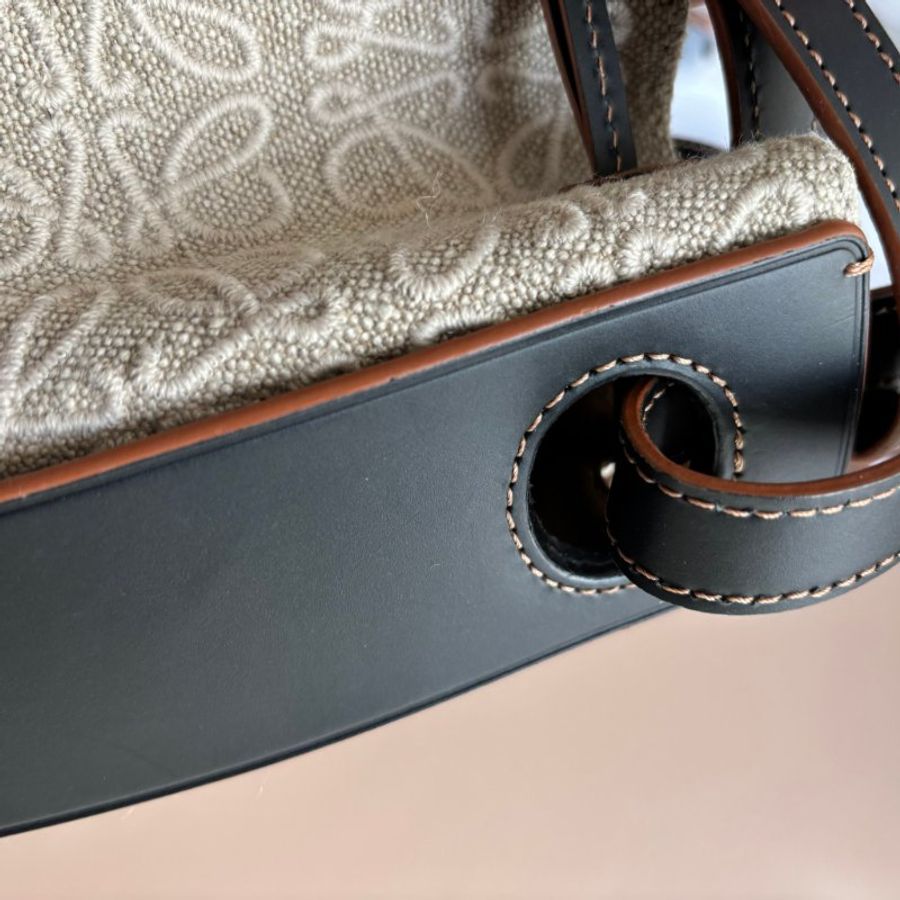 ::LOEWE:: BALLOON壓印LOGO 緹花拼接皮革氣球包 肩背包 水桶包-14