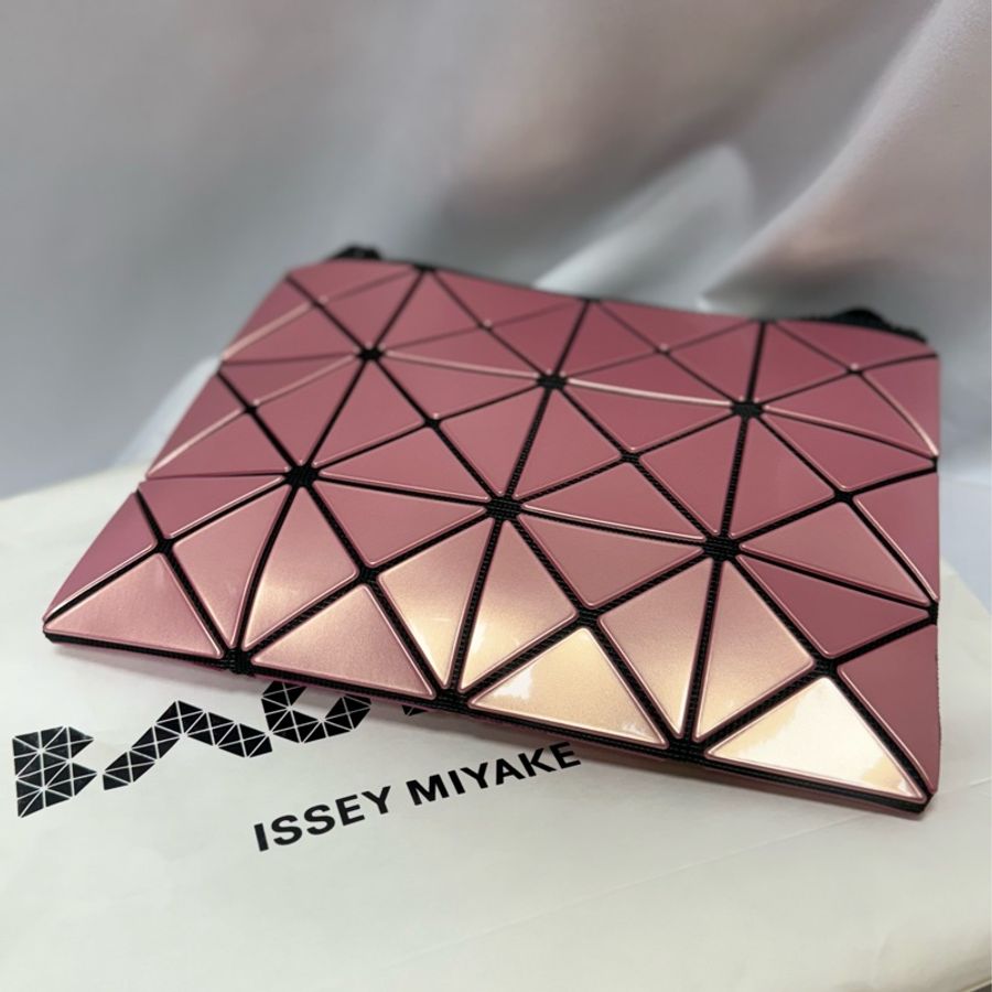 ISSEY MIYAKE三宅一生 粉色雙面斜背包-6