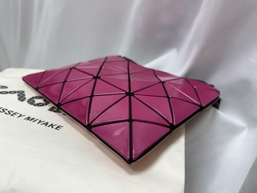 ISSEY MIYAKE三宅一生 粉色雙面斜背包-9
