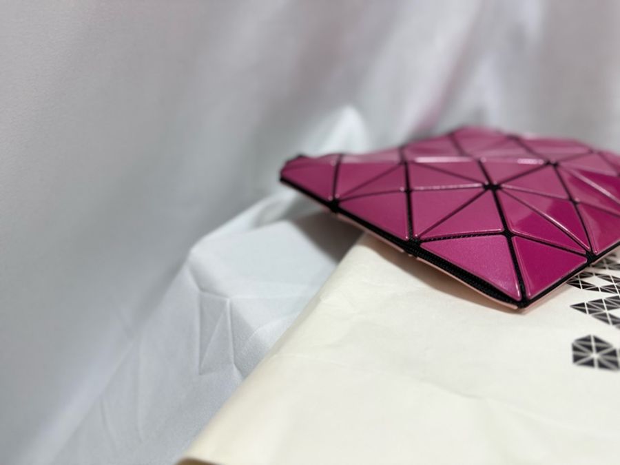 ISSEY MIYAKE三宅一生 粉色雙面斜背包-10