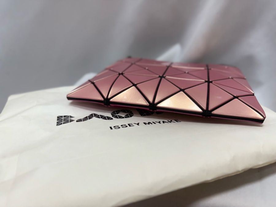 ISSEY MIYAKE三宅一生 粉色雙面斜背包-11