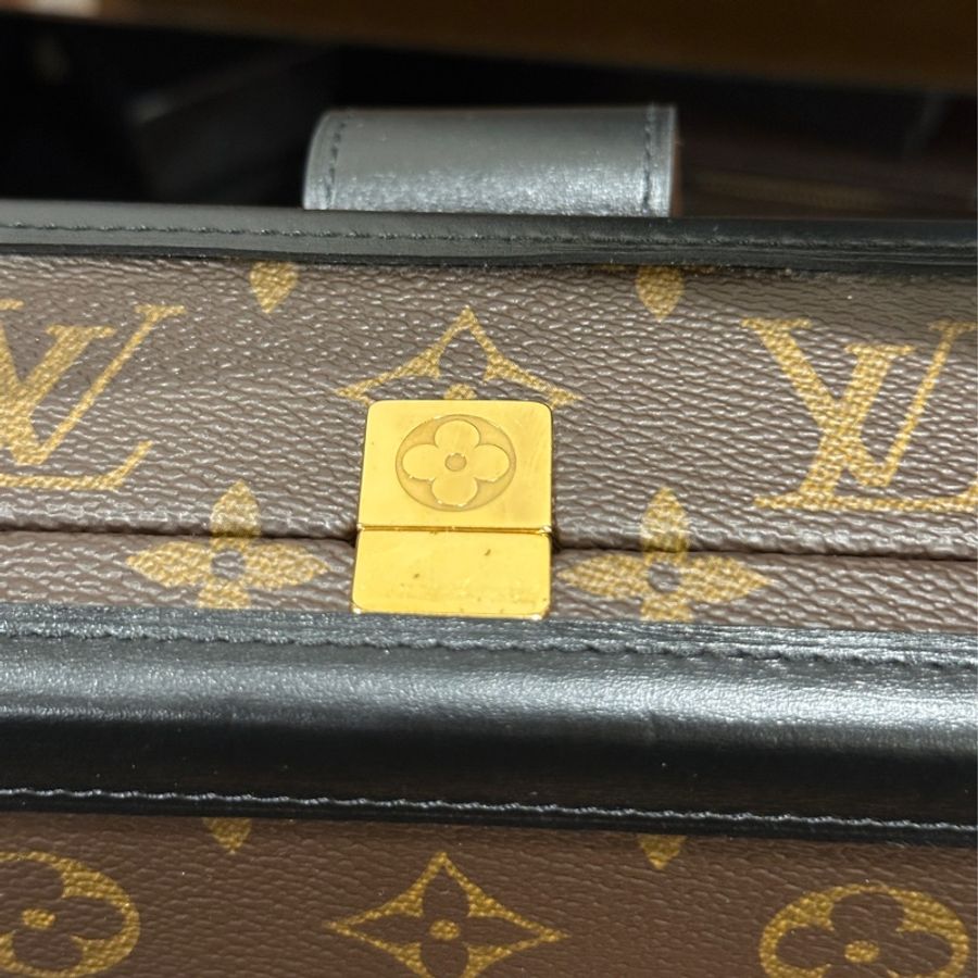 🈶台灣購證 櫃上買22萬 Lv硬盒子芯片款 已絕版買不到🔥配件齊全 🉑送禮自用兩相宜-44