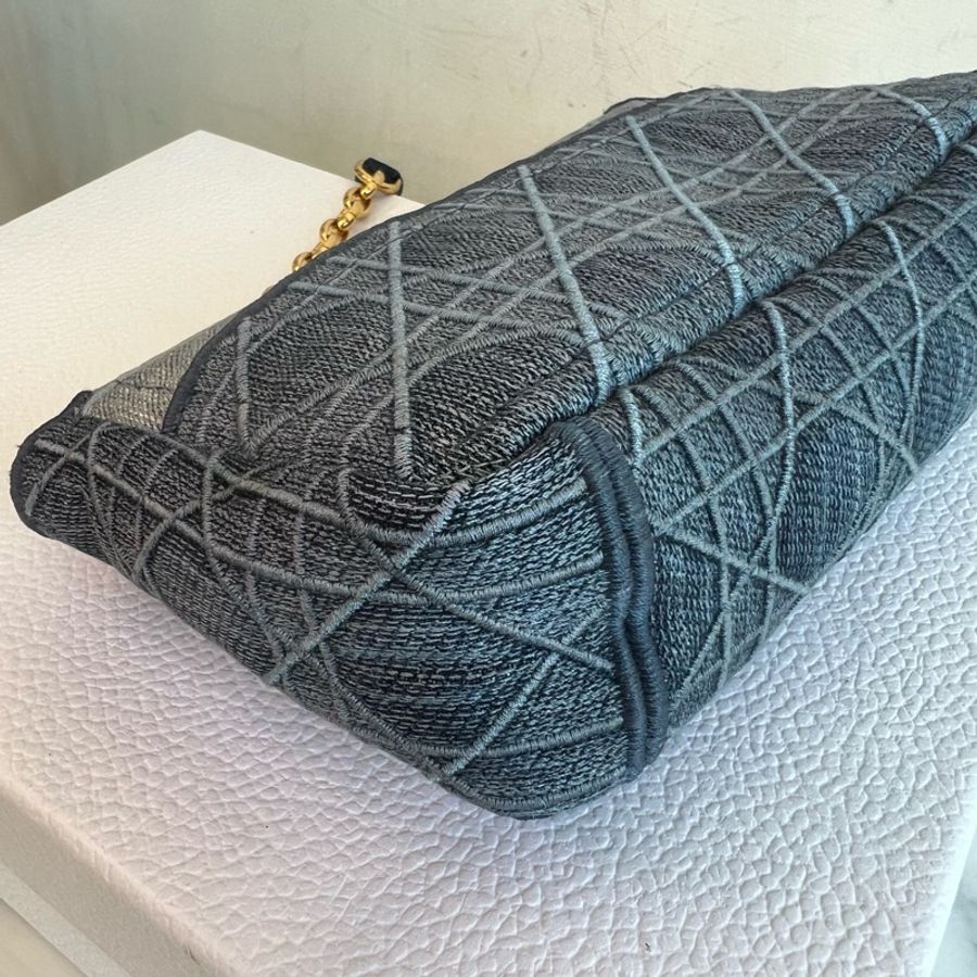 ෆ Dior Caro 限定色牛仔藍 藤格紋-15