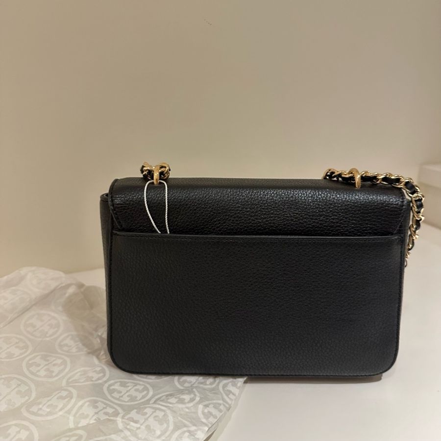全新✨Tory Burch 荔枝紋牛皮鏈袋斜挎翻蓋小logo包，柔軟經典、耐操也耐髒，集所有優點於一身的美包-4