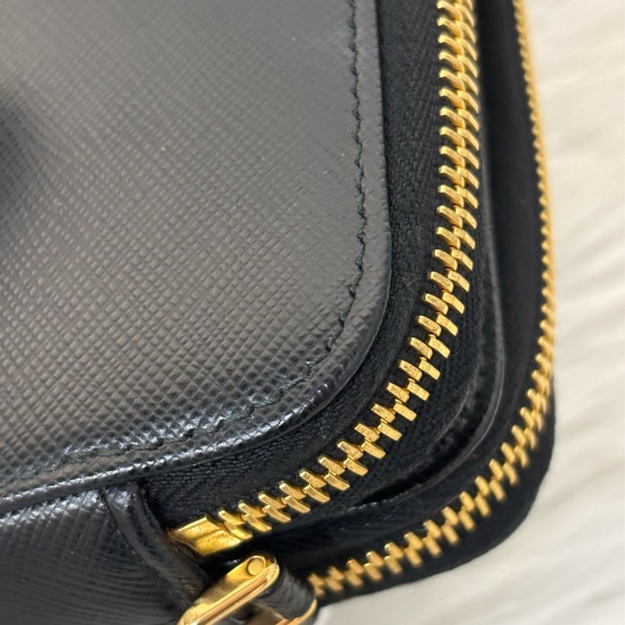 Prada 1BP024黑色防刮牛皮金色三角log鏈條Woc-65
