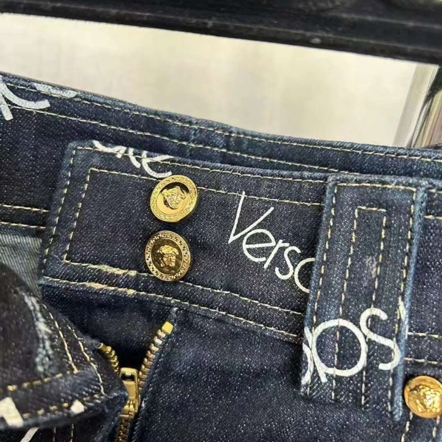 VERSACE牛仔褲 尺寸25碼 沒甚麼穿非常新-3