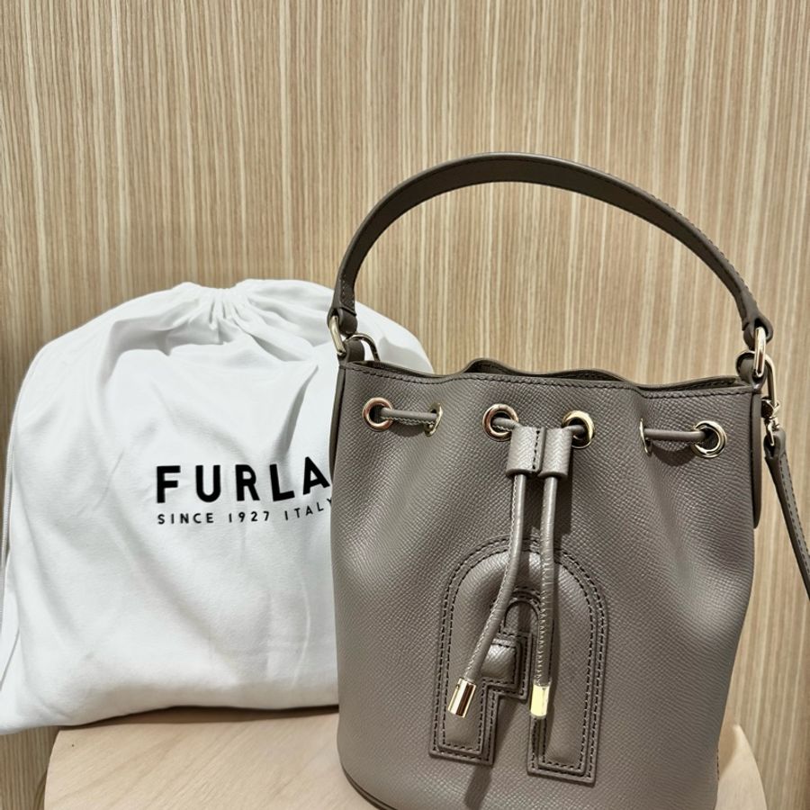 FURLA 牛皮水桶包 bucket bag 肩背手提兩用包-0