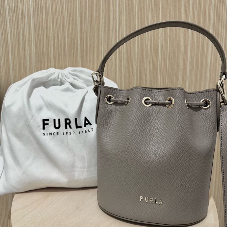 FURLA 牛皮水桶包 bucket bag 肩背手提兩用包-1