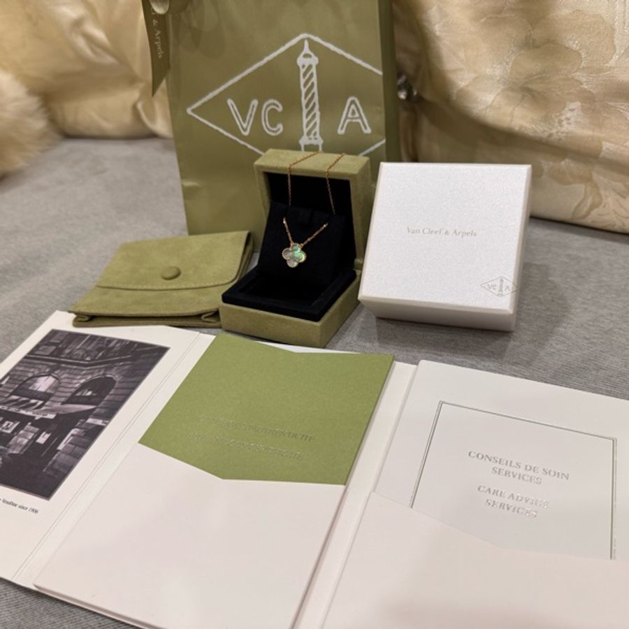 Van Cleef & Arpels 梵克雅寶灰貝母玫瑰金項鍊-0