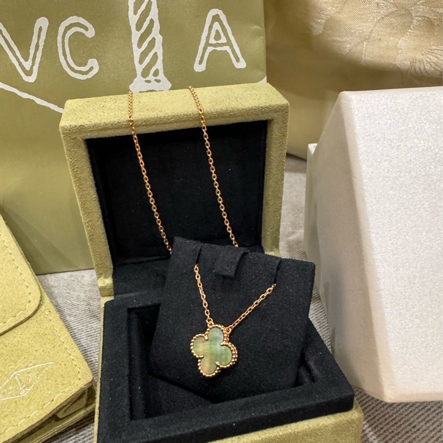 Van Cleef & Arpels 梵克雅寶灰貝母玫瑰金項鍊-6