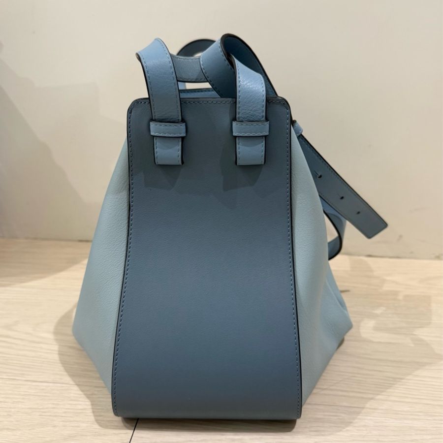 LOEWE hammock手提包/吊床包/可斜背.天空藍 拼色-1
