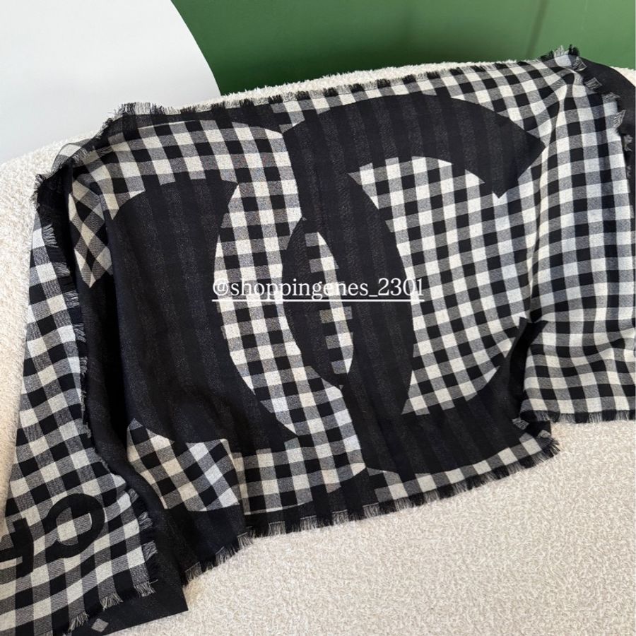 香奈兒 Chanel 全新品 25P 格紋拼接圍巾 黑色底-0