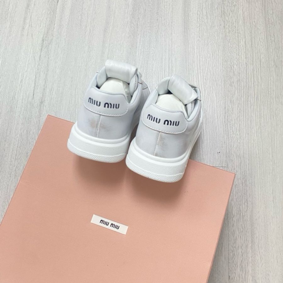 2025 新品 促銷 Miu Miu 退色漂白皮革 運動鞋-2