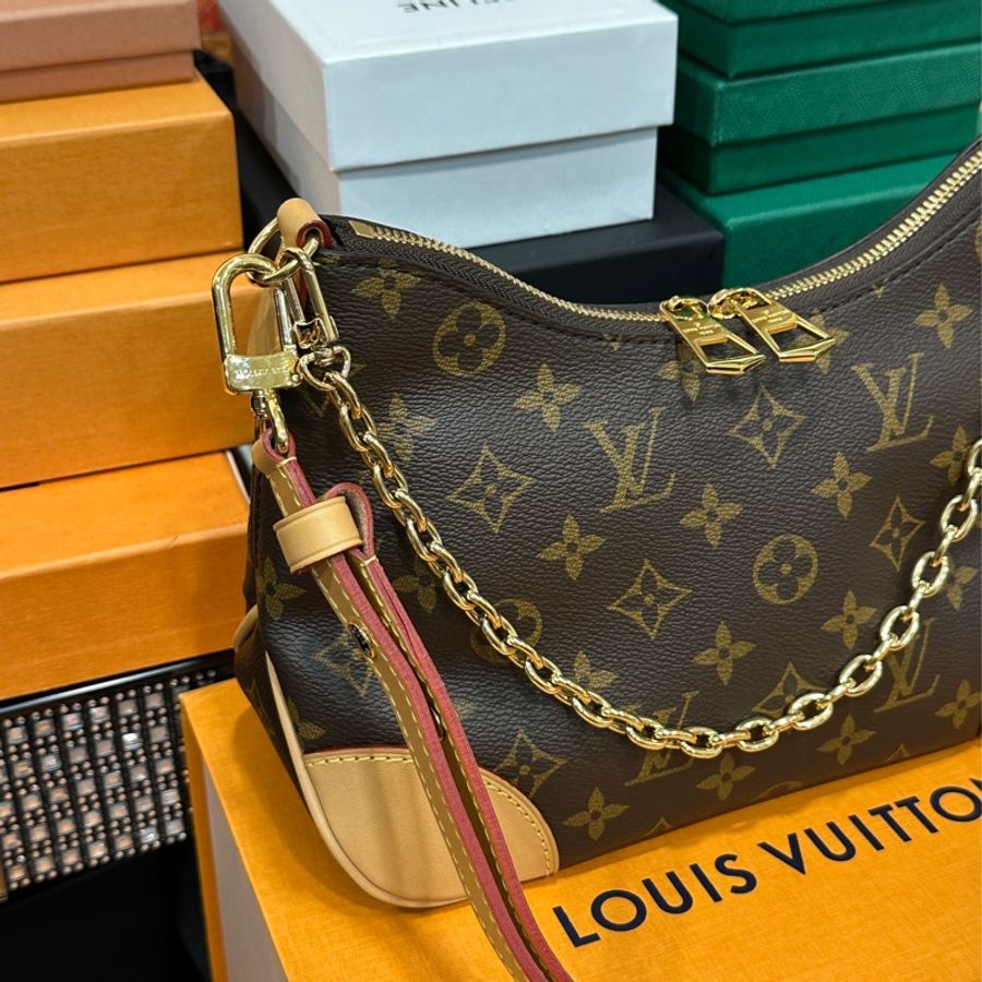 （已售出）Lv Boulogne M45832經典老花新款牛角包🈶24年購證 剛離櫃未使用 賠出❤️‍🔥-12