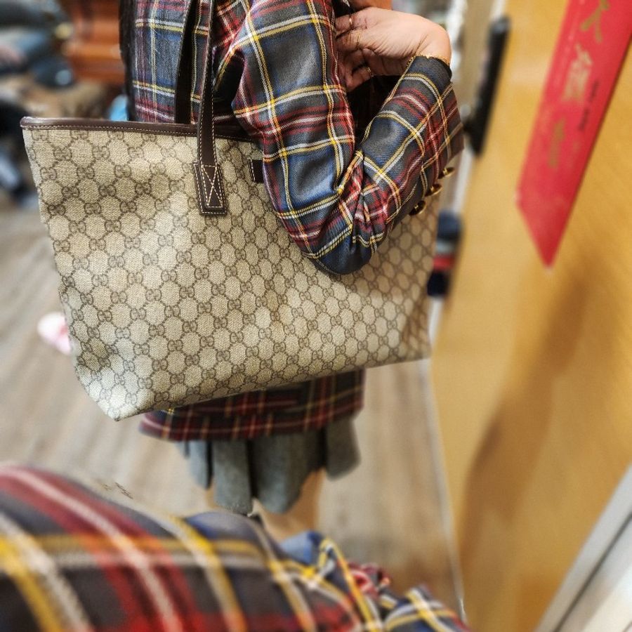 #Gucci #托特包 容量大 很輕 真皮把手 甜價入手 使用不心疼-1