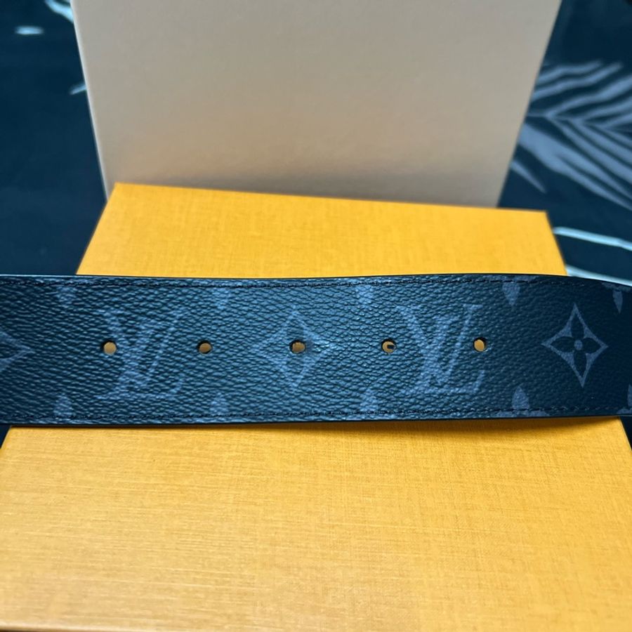 近全新 LV 路易威登 Louis Vuitton 皮帶、長度85/34-5