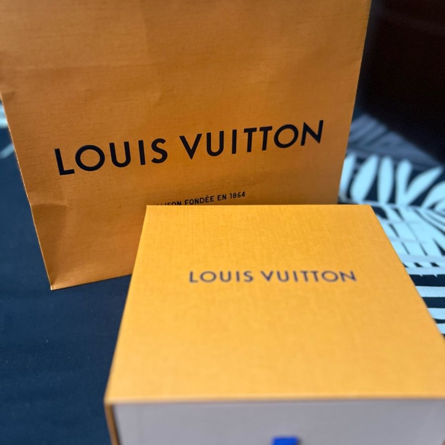 近全新 LV 路易威登 Louis Vuitton 皮帶、長度85/34-6