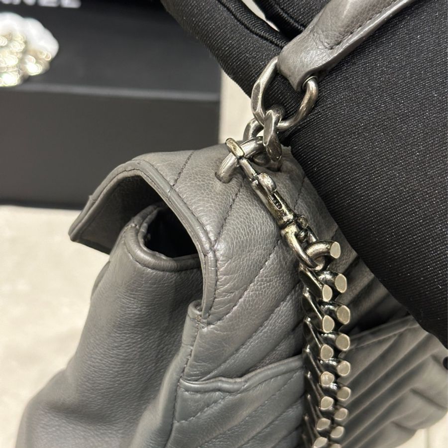 Ysl College荔枝牛皮鐵灰色學院包🈶購證 櫃上在售近9萬🉑斜挎/肩背-23