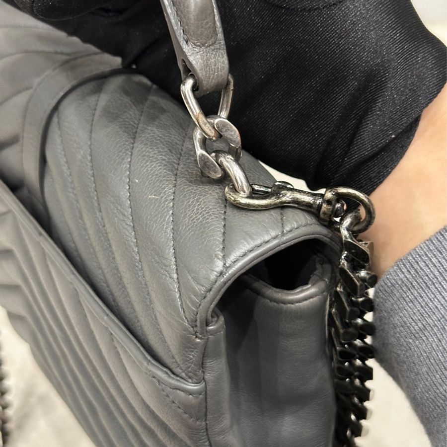 🈶購證 入手價近9萬 Ysl College學院包灰色銀扣 新款輕鏈條-22