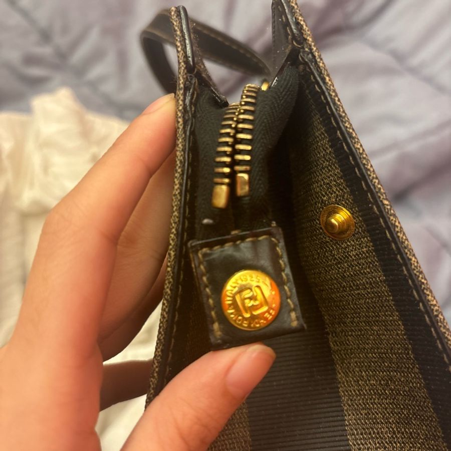 芬迪古董包（買來僅觀賞沒使用過）-9