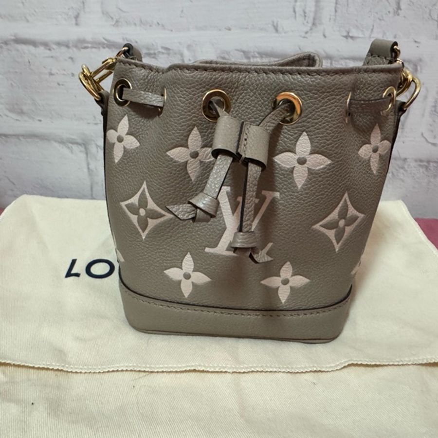 LOUIS VUITTON 新款 NANO NOE斑鳩灰壓印老花水桶包LV-8
