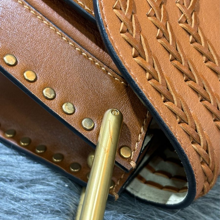 CHLOE Hudson 咖啡 牛皮 鉚釘包 流蘇包 斜背包 肩背包 鈴鼓包 馬鞍包 SADDLE-24