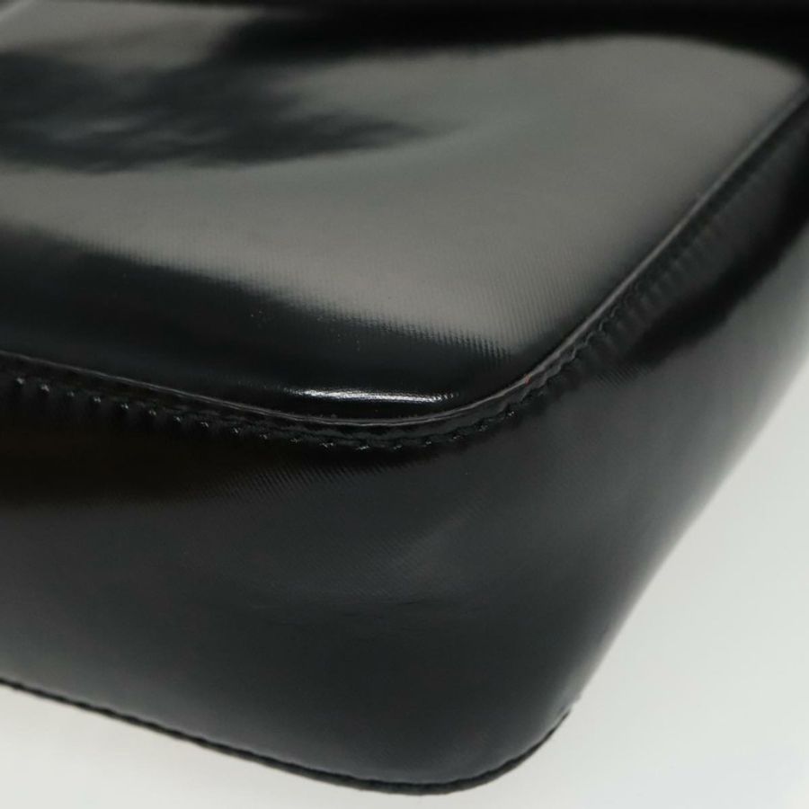 【日本直送】BURBERRY 黑色琺瑯肩包 正品 102454-16