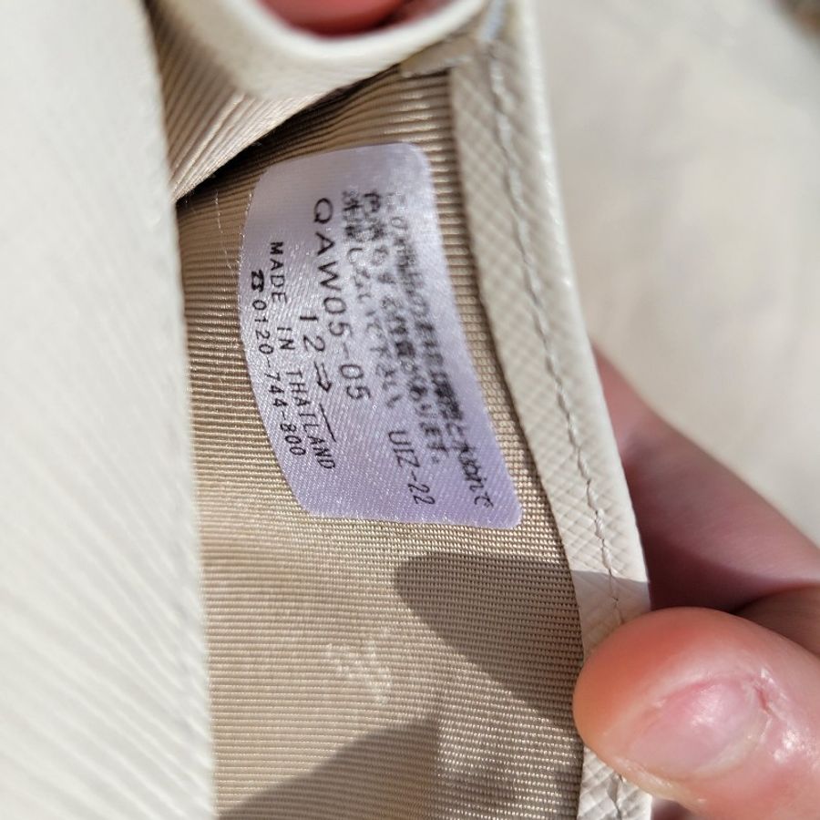 agnes b.鐵牌防刮皮革 釦式撞色卡包 - 薰衣草紫、白色-16