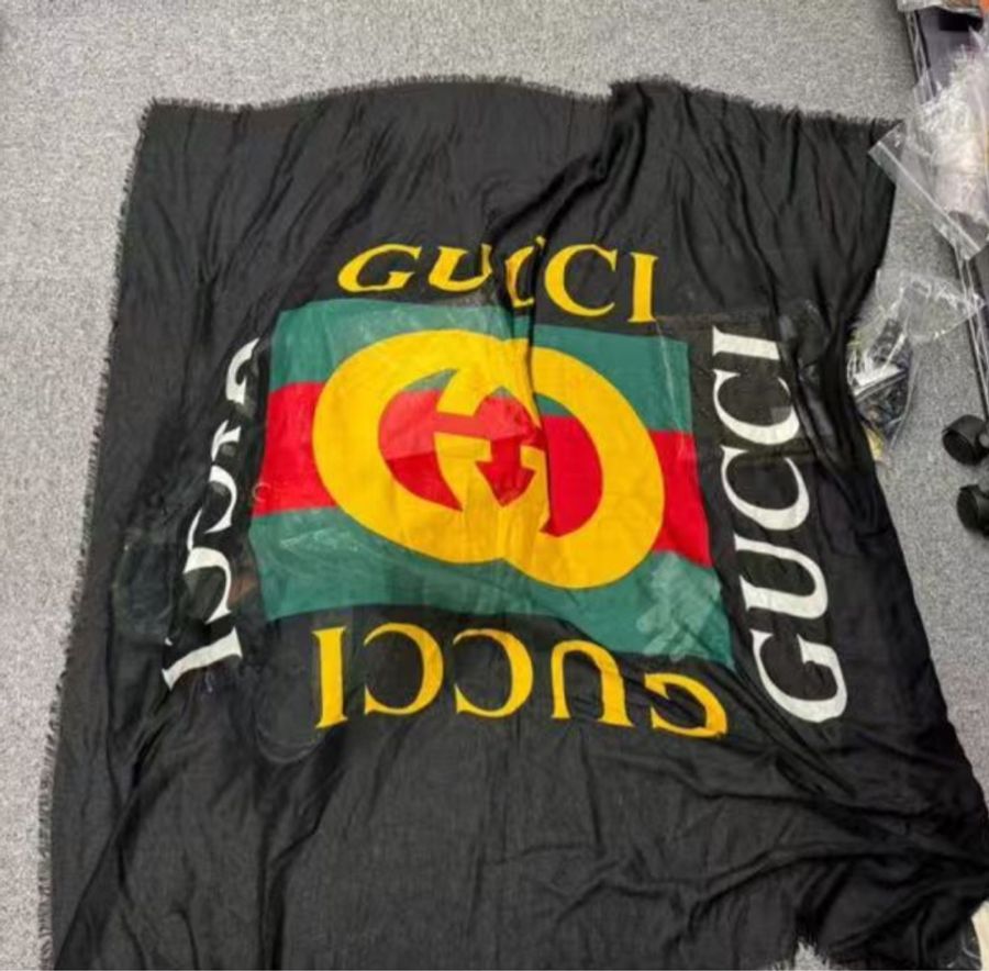 Gucci 大巾-1