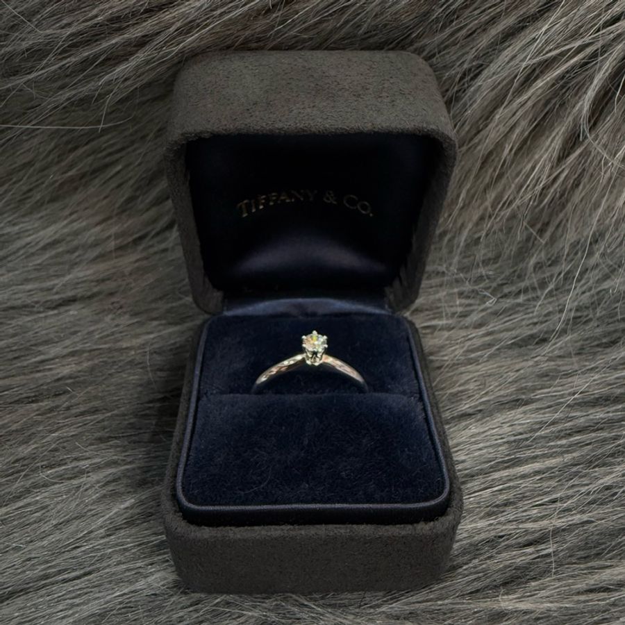 Tiffany&Co 六爪鑲 婚戒 訂婚 求婚 鑽戒 18分 0.18克拉 PT950 戒指-0