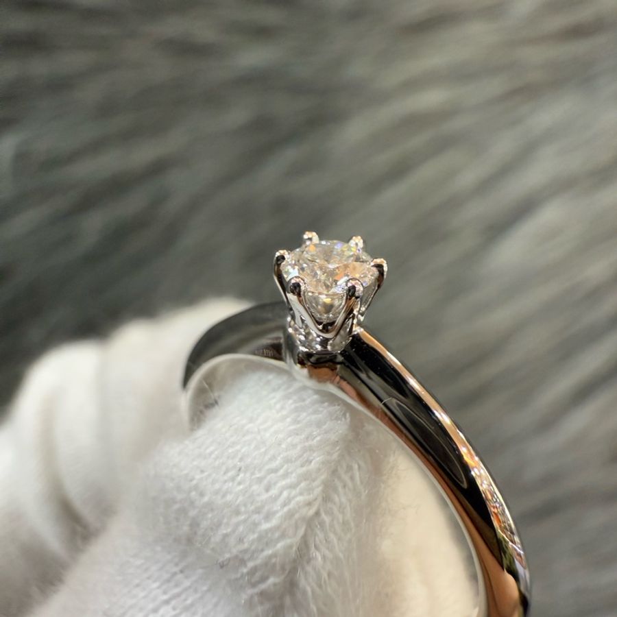 Tiffany&Co 六爪鑲 婚戒 訂婚 求婚 鑽戒 18分 0.18克拉 PT950 戒指-3