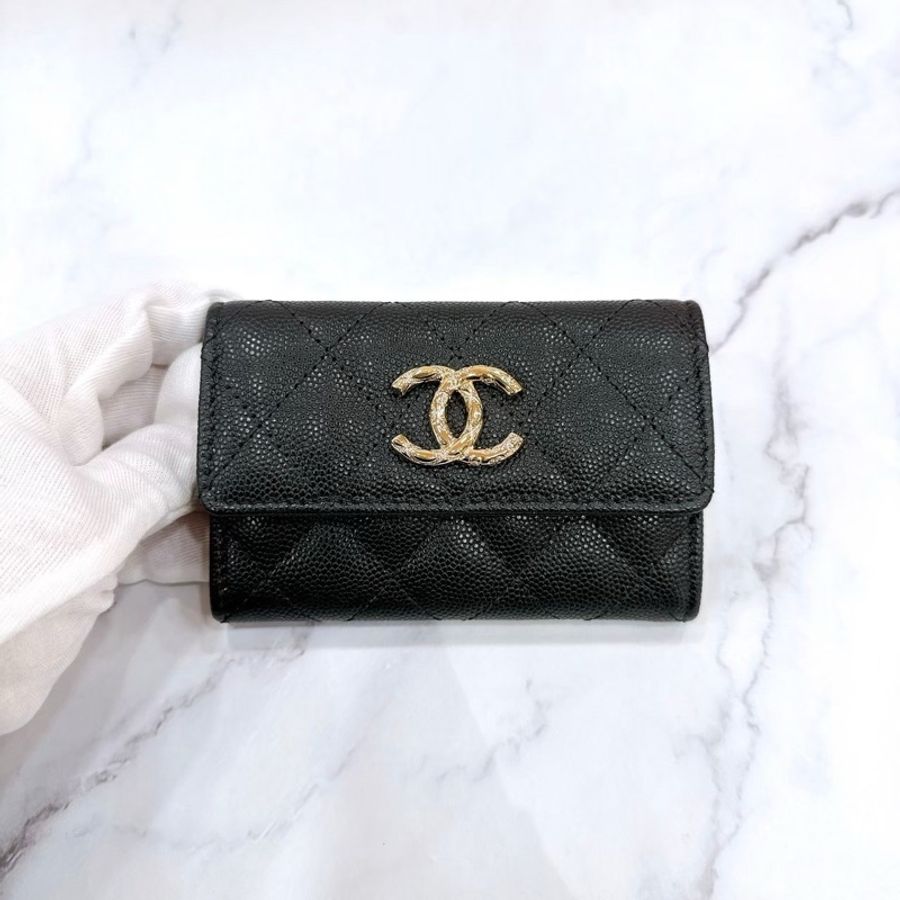 莉亞精品♡Chanel AP3978 24S雕刻雙C單層卡包 全新-4