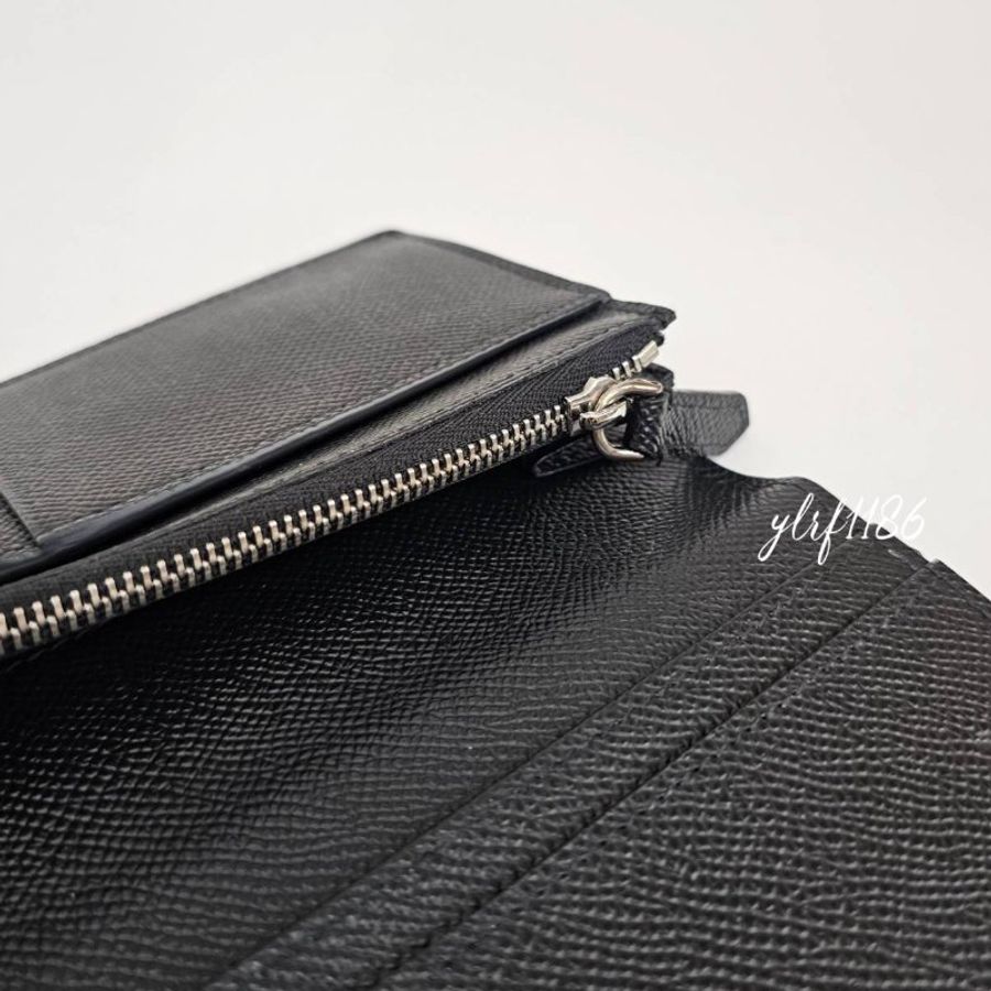 ❣Burberry 黑牛皮銀字母Logo16卡內拉鍊零錢袋對開長夾-7