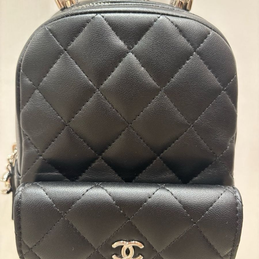 CHANEL 香奈兒 小書包 黑色羊皮銀釦-1