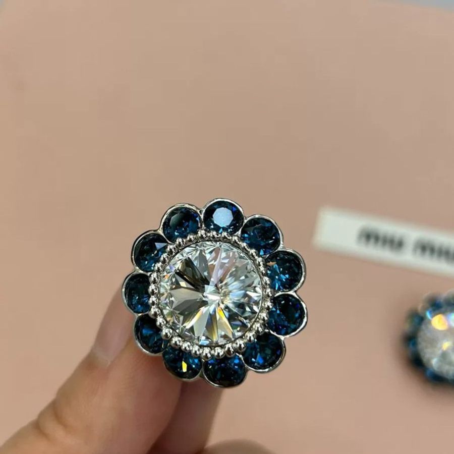 MIUMIU水鑽花朵耳夾 戴沒幾次很新-3