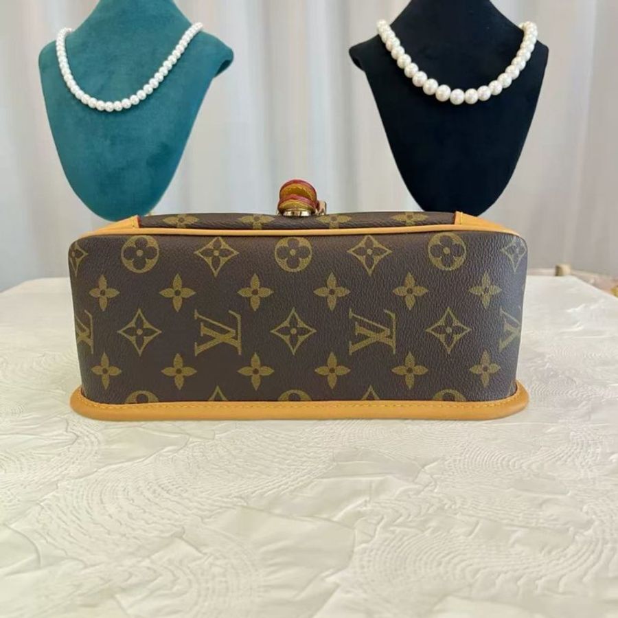 LV DIANE 經典老花法棍包黑肩帶 芯片款 24年 99新 24*15*9-2