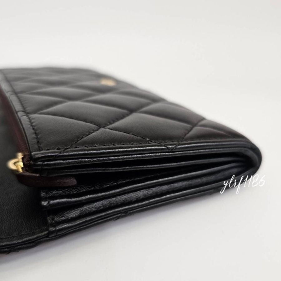 ❣Chanel 黑羊皮淡金釦內一字拉零錢袋12卡下蓋長夾-13