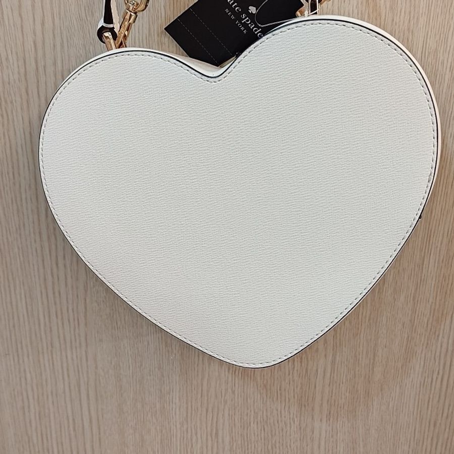 Kate Spade love shack白色愛心草編編織草莓花朵刺繡包側背包-4