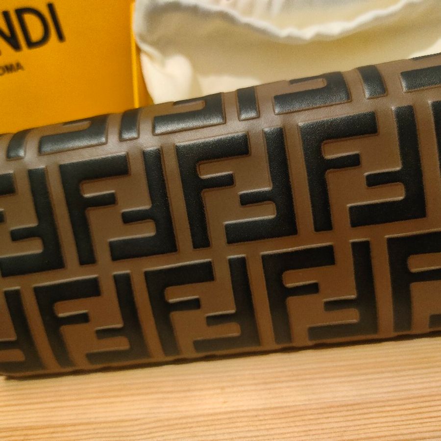 Fendi 滿版FF Woc-6