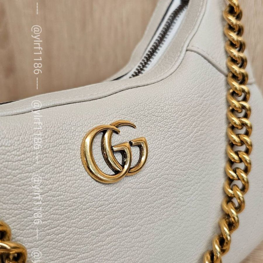 ❣Gucci 淺灰牛皮Aphrodite霧金釦一字拉手提肩斜背彎月包-9