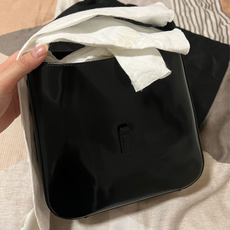 YSL LE 5 À 7 亮面皮革黑銀hobo-6
