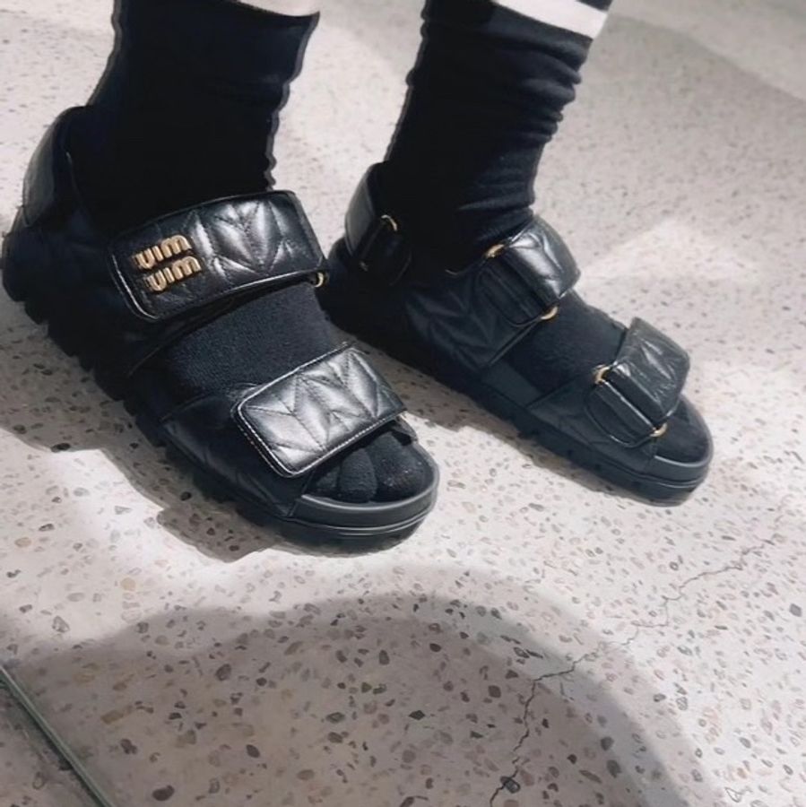 促銷品 Miu Miu 魔術貼涼鞋 35.5-5