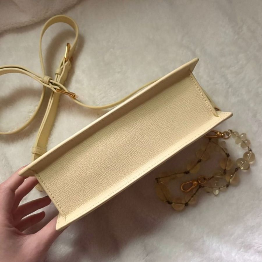 CHARLES & KEITH 小CK 翻蓋法棍包肩背包(奶油黃)-7