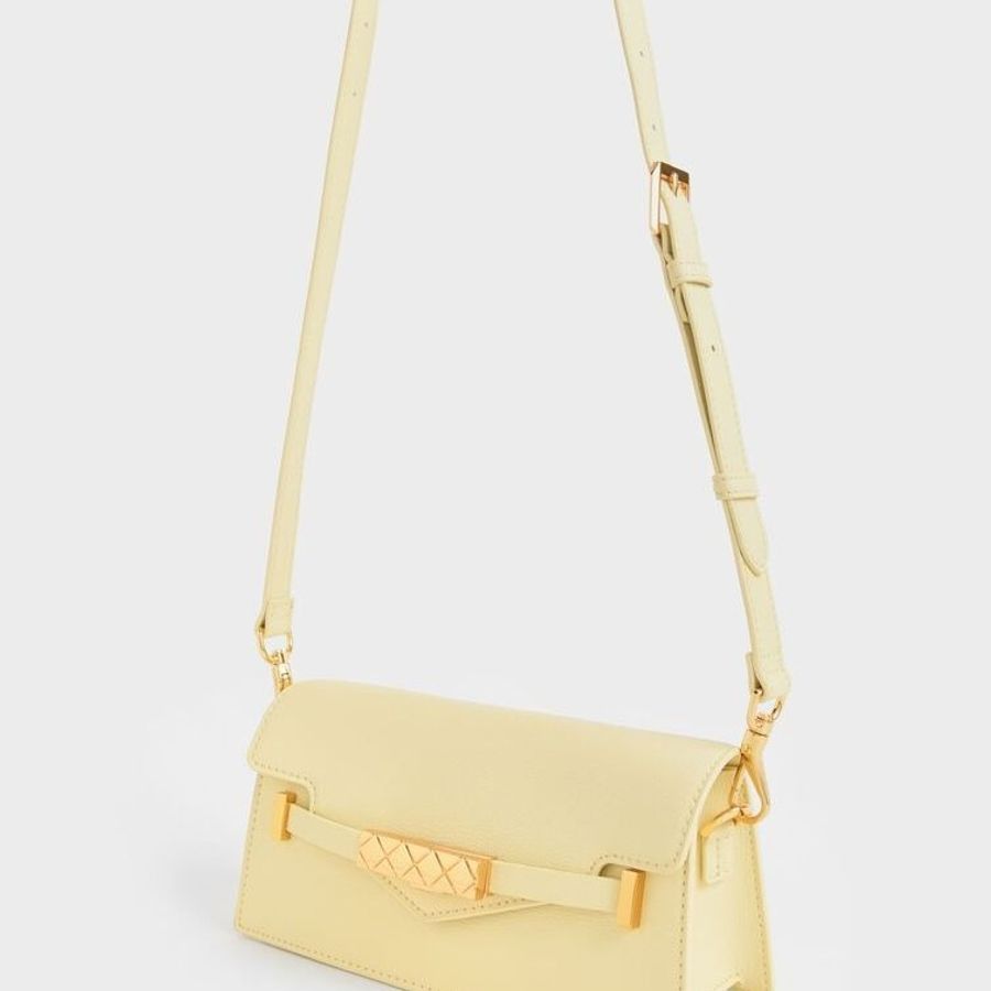 CHARLES & KEITH 小CK 翻蓋法棍包肩背包(奶油黃)-12